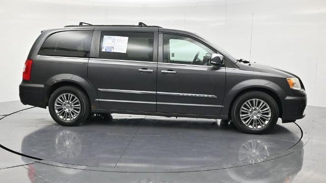 2015 Chrysler Town and Country Touring-L