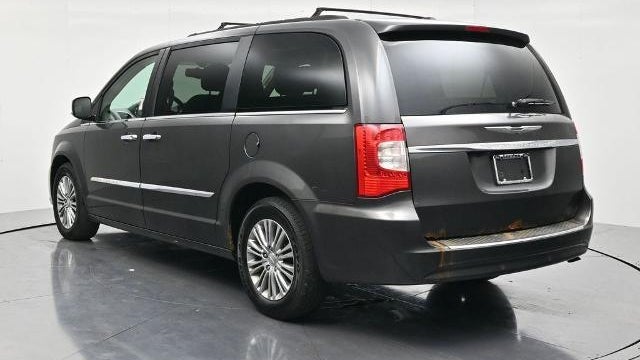 2015 Chrysler Town and Country Touring-L