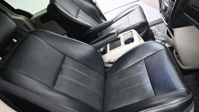 2015 Chrysler Town and Country Touring-L