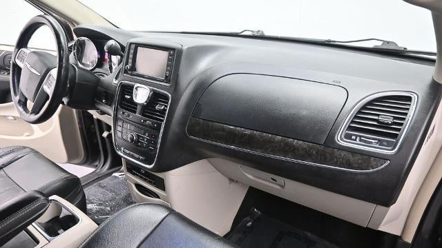2015 Chrysler Town and Country Touring-L