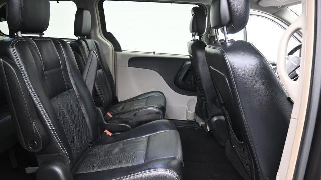2015 Chrysler Town and Country Touring-L