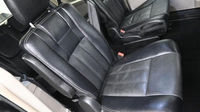 2015 Chrysler Town and Country Touring-L
