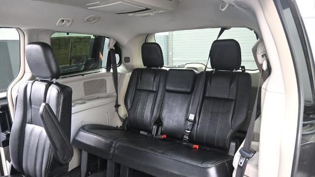 2015 Chrysler Town and Country Touring-L
