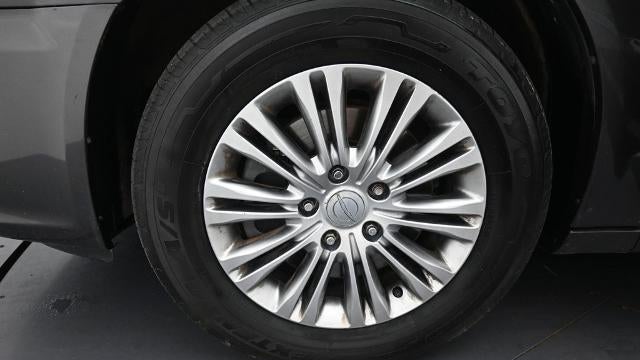 2015 Chrysler Town and Country Touring-L