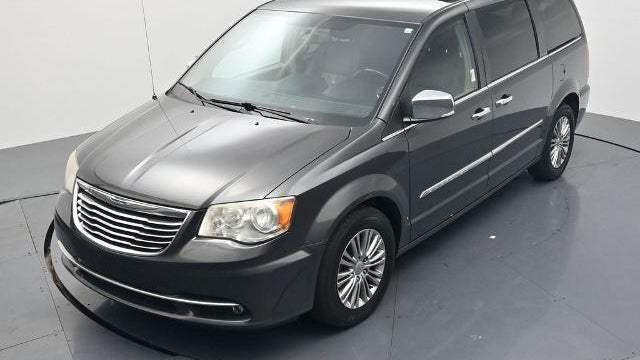 2015 Chrysler Town and Country Touring-L