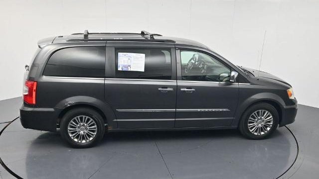 2015 Chrysler Town and Country Touring-L