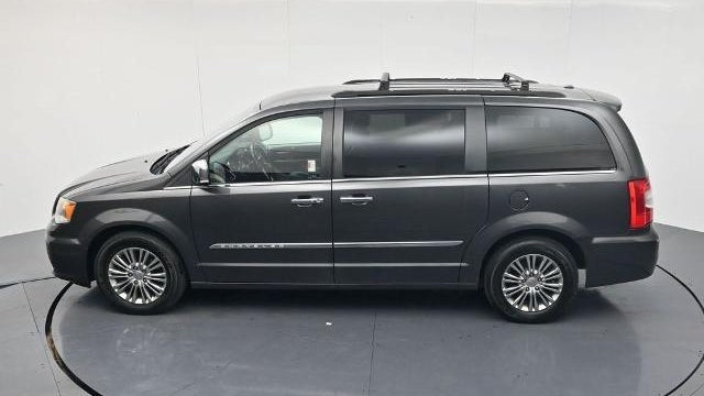 2015 Chrysler Town and Country Touring-L
