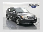 2015 Town and Country Thumbnail 1