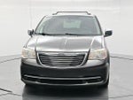 2015 Town and Country Thumbnail 2