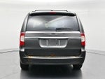 2015 Town and Country Thumbnail 6