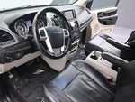 2015 Town and Country Thumbnail 11