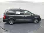 2015 Town and Country Thumbnail 36