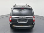 2015 Town and Country Thumbnail 38