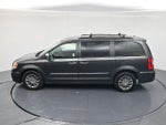 2015 Town and Country Thumbnail 40