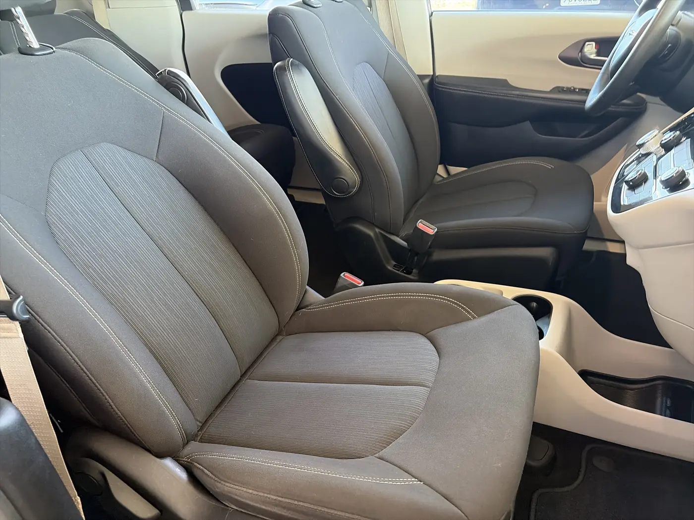 2020 Chrysler Voyager - $20,750