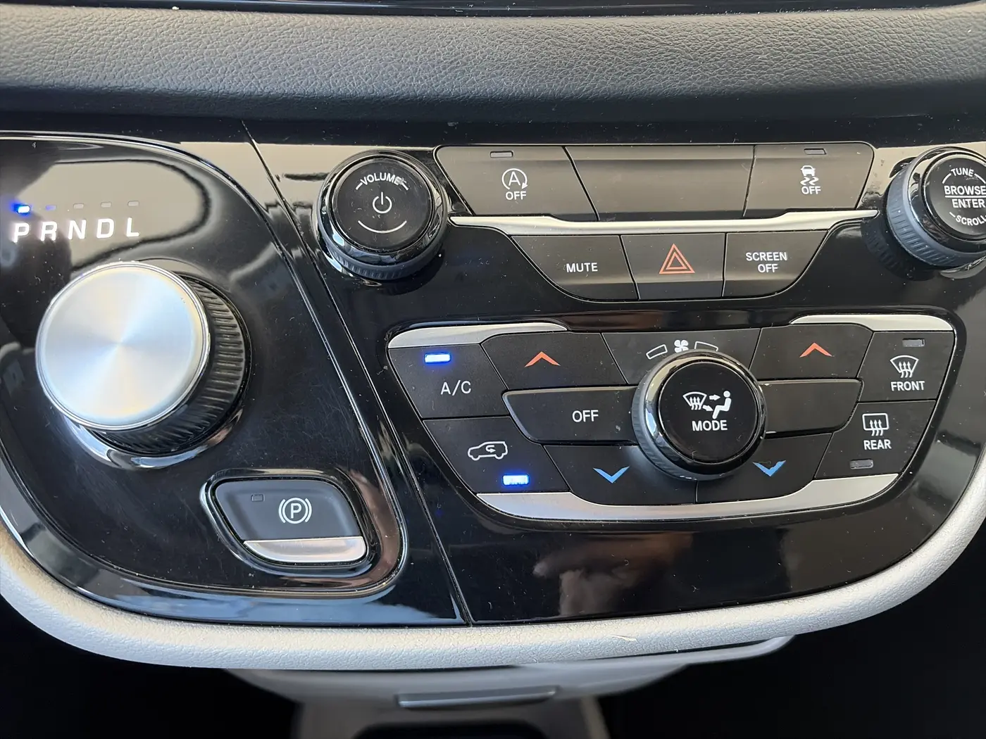 2020 Chrysler Voyager - $20,750