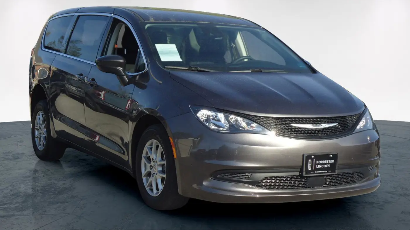 2023 Chrysler Voyager LX