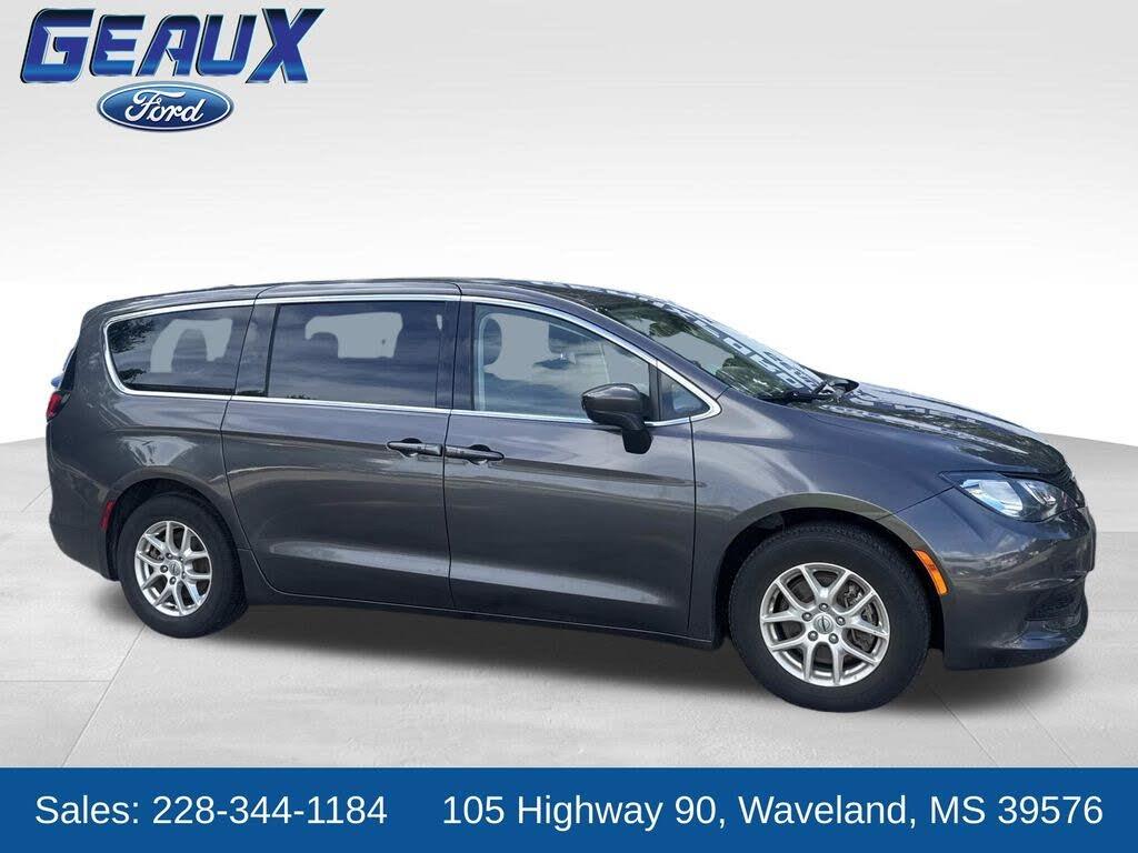 2023 Chrysler Voyager
