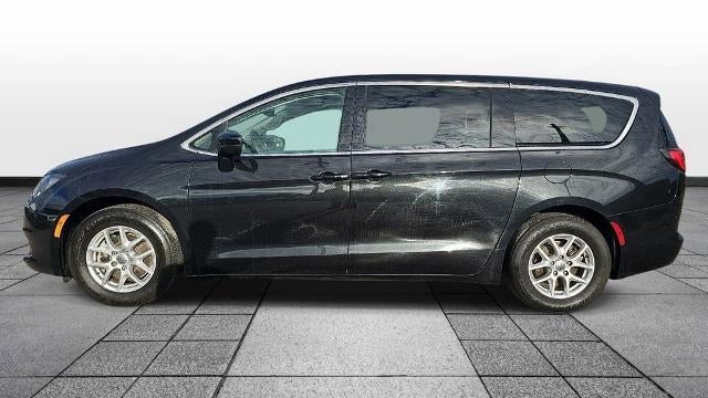 2024 Chrysler Voyager LX
