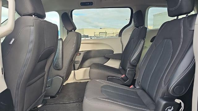 2024 Chrysler Voyager LX