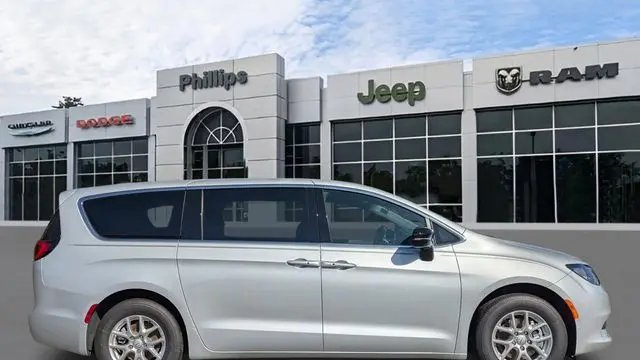 2026 Chrysler Voyager LX