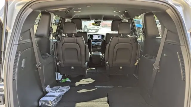 2026 Chrysler Voyager LX