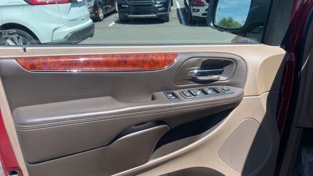 2012 Chrysler Town and Country Touring-L