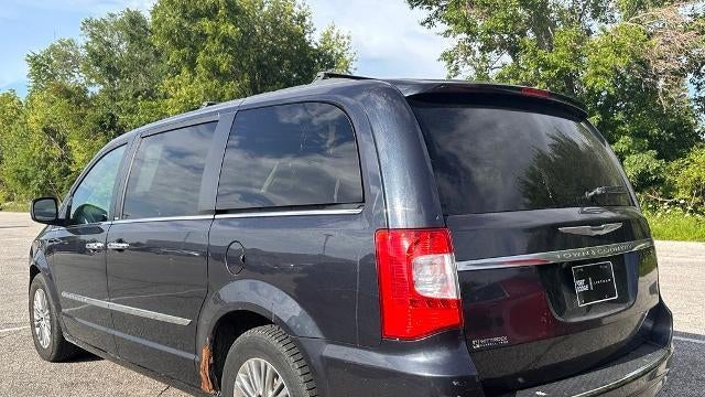 2013 Chrysler Town and Country Touring-L