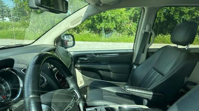 2013 Chrysler Town and Country Touring-L