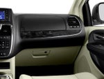 2013 Town and Country Thumbnail 15