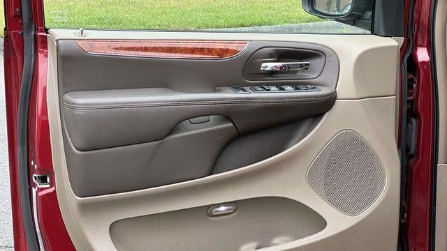 2015 Chrysler Town and Country Touring-L