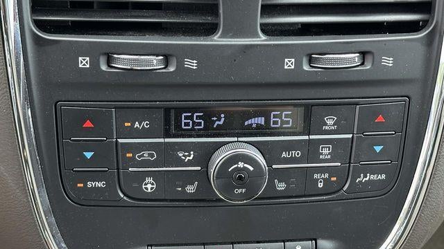 2015 Chrysler Town and Country Touring-L