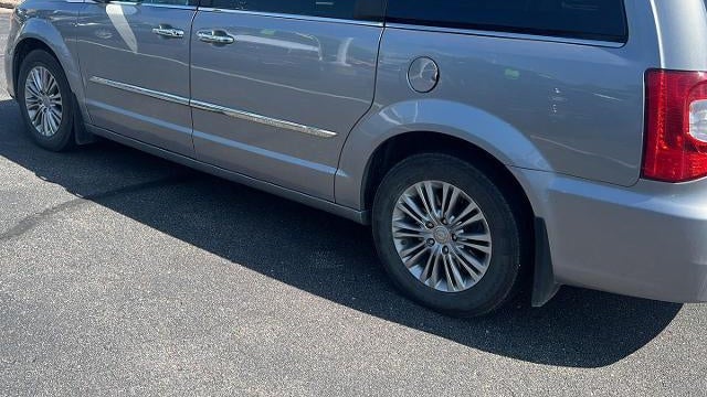 2016 Chrysler Town and Country Touring-L