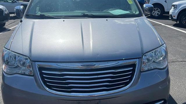 2016 Chrysler Town and Country Touring-L
