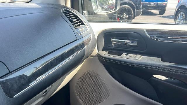2016 Chrysler Town and Country Touring-L