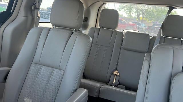 2016 Chrysler Town and Country Touring-L