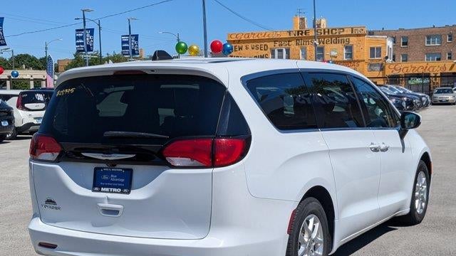 2023 Chrysler Voyager LX