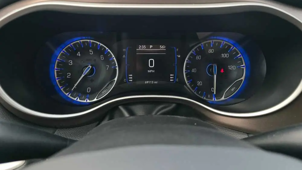 2023 Chrysler Voyager LX