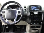 2015 Town and Country Thumbnail 2