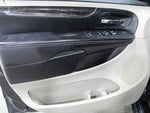 2015 Town and Country Thumbnail 6
