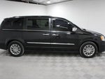 2015 Town and Country Thumbnail 28
