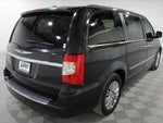 2015 Town and Country Thumbnail 29