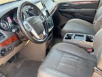 2015 Town and Country Thumbnail 10