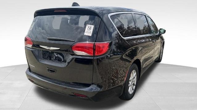 2024 Chrysler Voyager LX