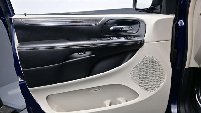 2012 Chrysler Town and Country Touring-L