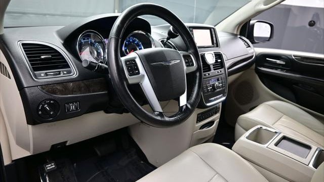 2012 Chrysler Town and Country Touring-L
