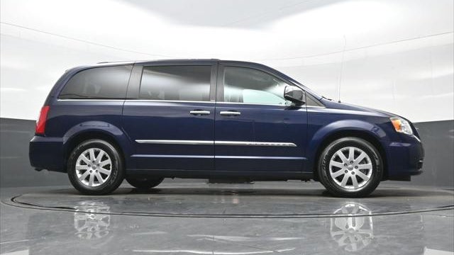 2012 Chrysler Town and Country Touring-L