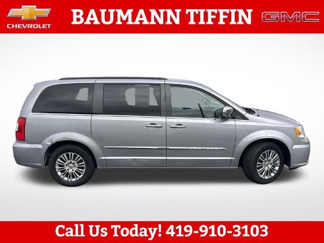 2013 Chrysler Town and Country Touring-L — photo 1 of 24
