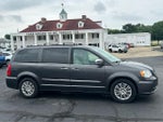 2016 Town and Country Thumbnail 4