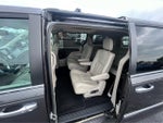 2016 Town and Country Thumbnail 13